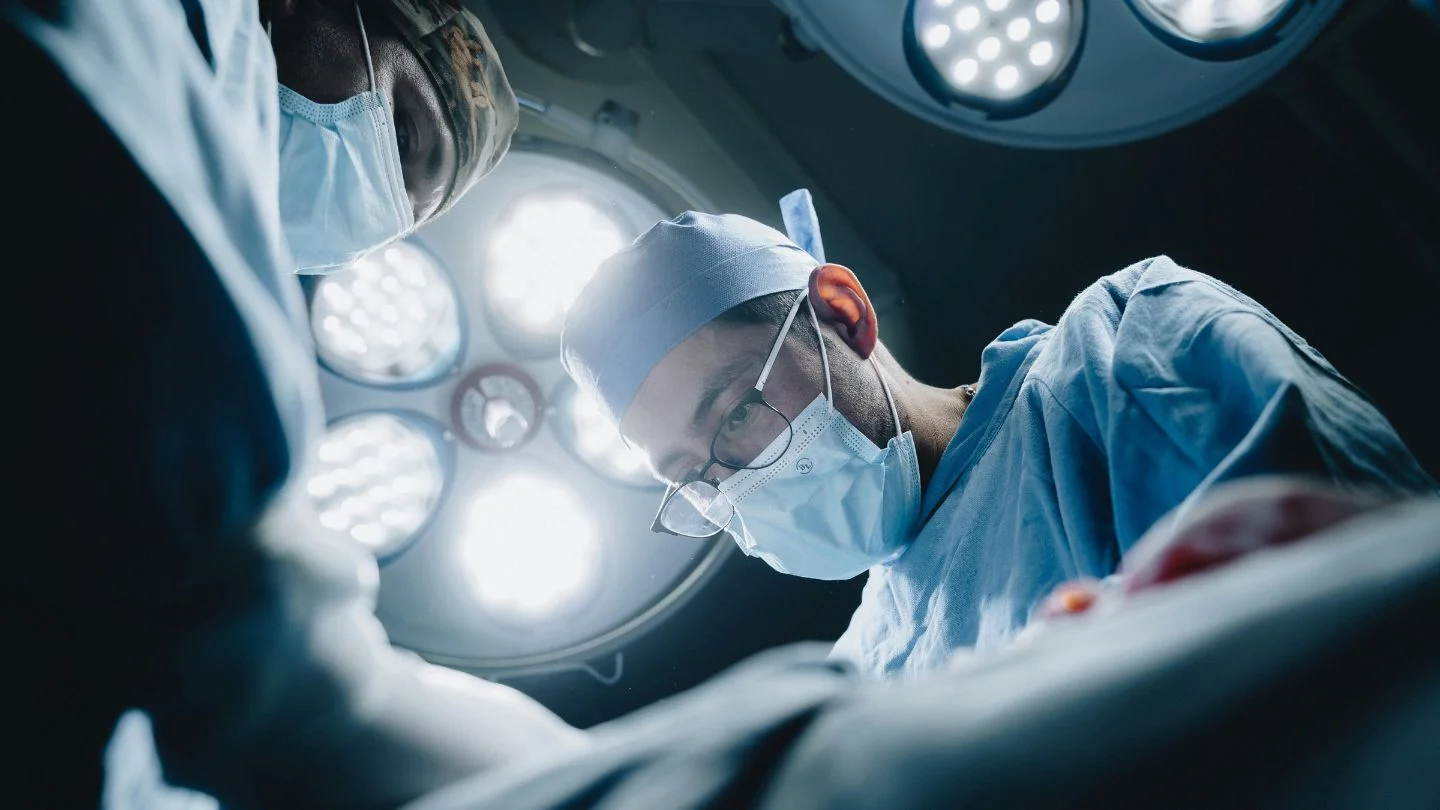 Bariatric Surgeons In NYC Performing Surgery